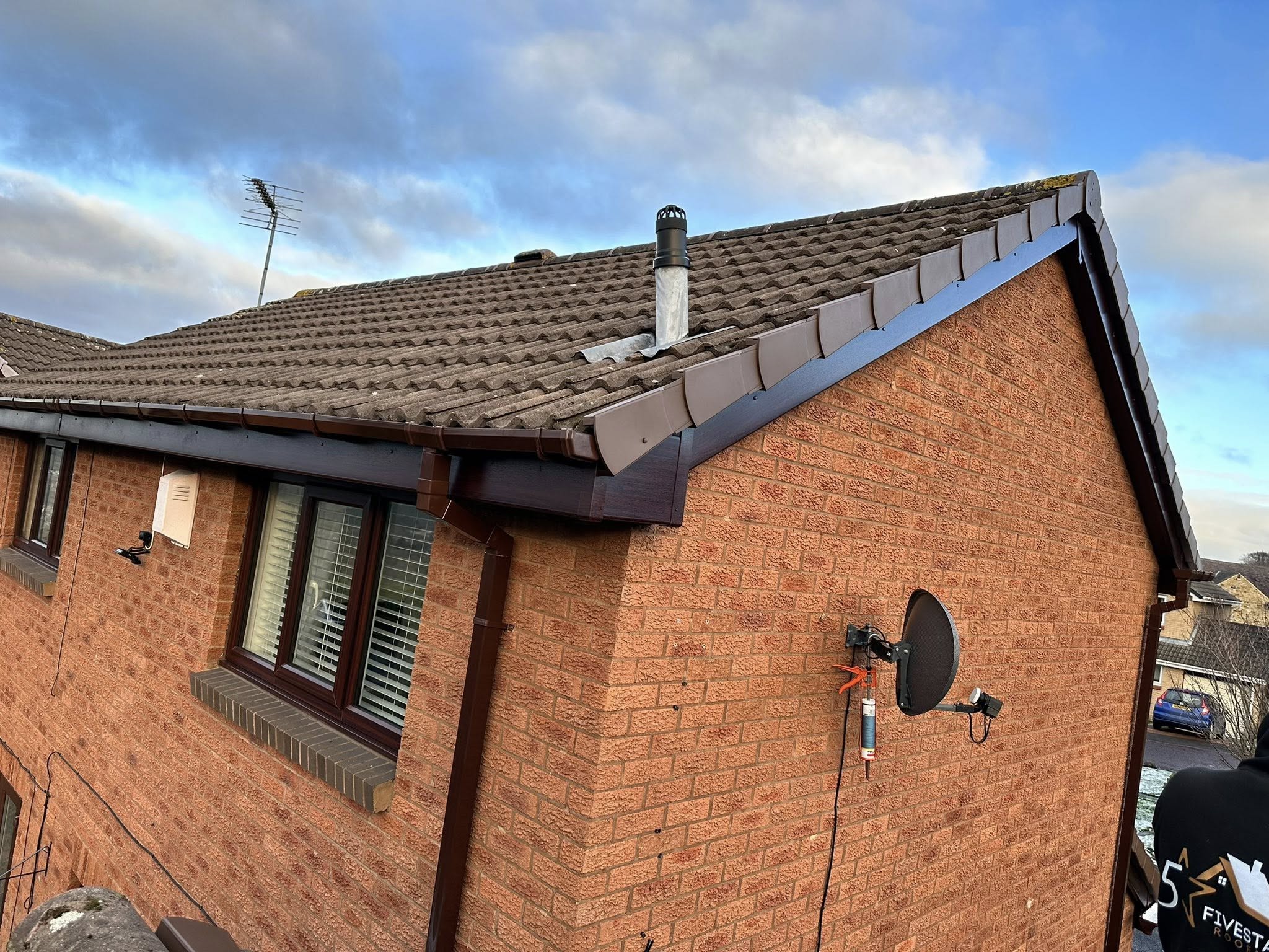 Advanced dry-verge system installation